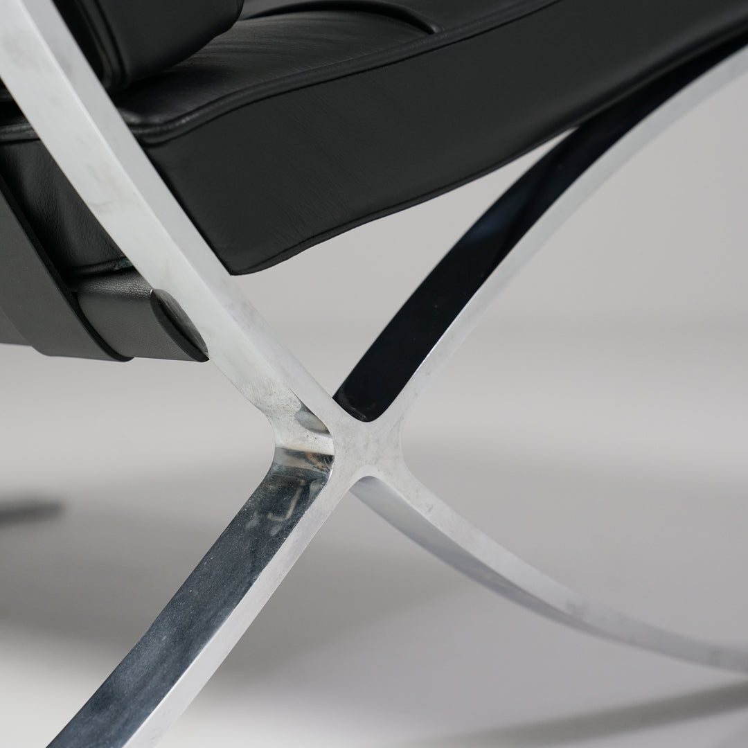 Model Barcelona armchairs (8 pieces), Ludwig Mies van der Rohe, Knoll, Early 2000s