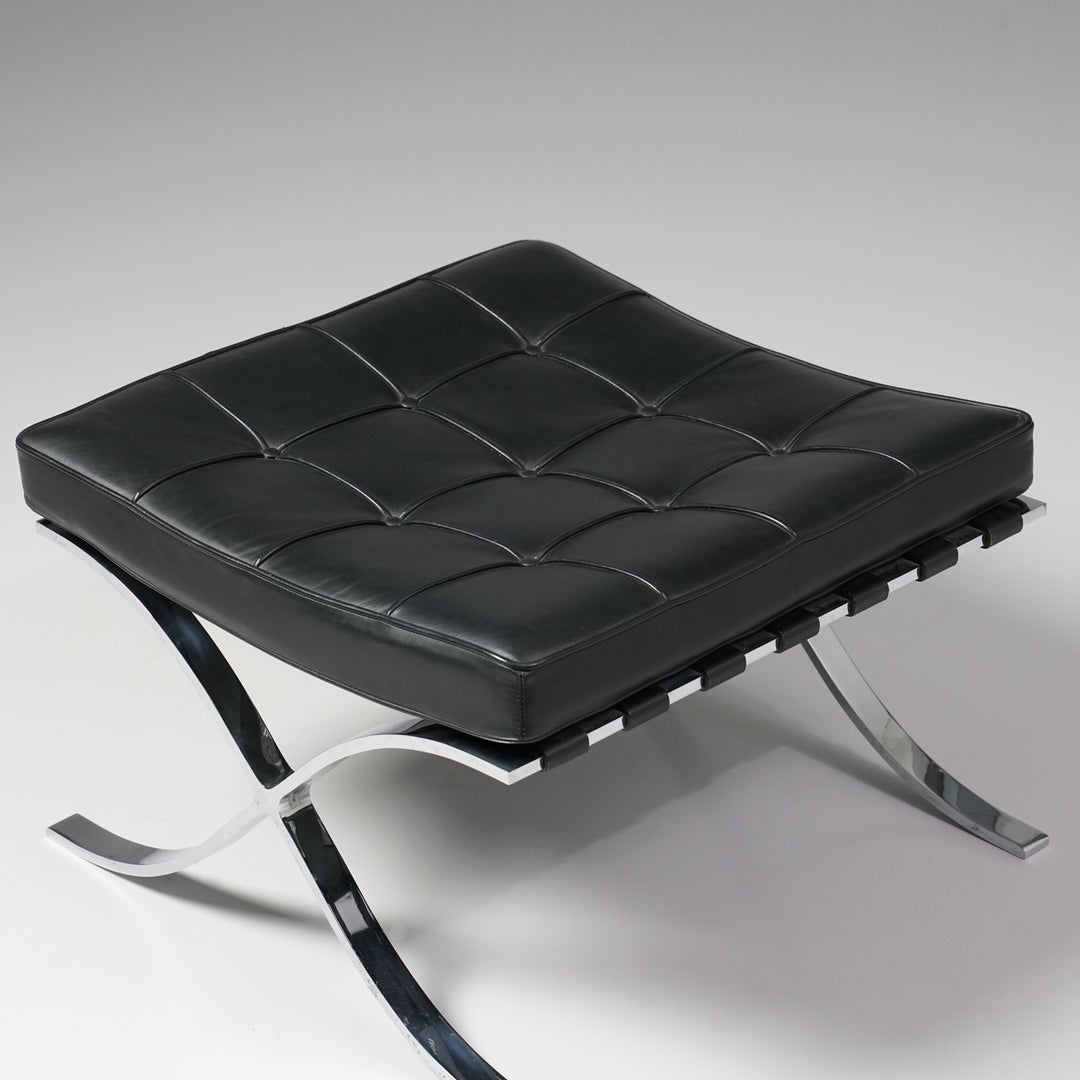 Model Barcelona stool (2 pieces), Mies Van der Rohe, Knoll, Early 2000s