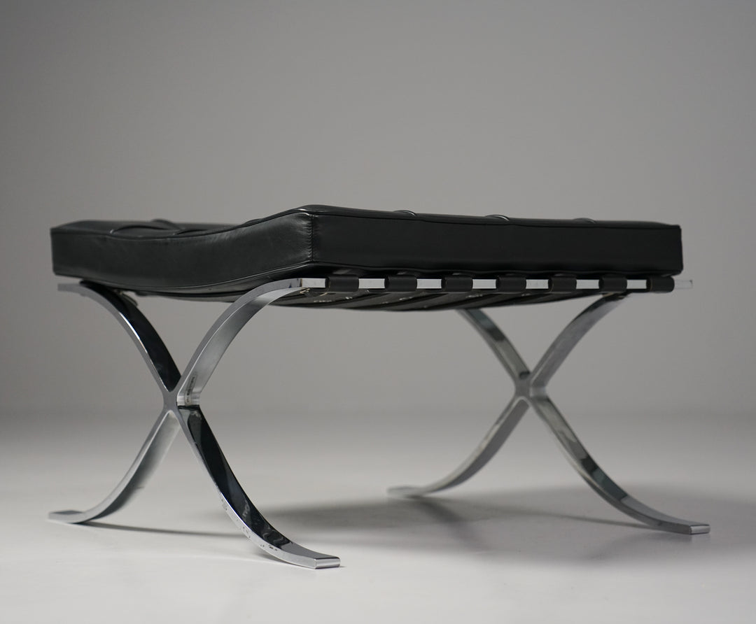 Model Barcelona stool (2 pieces), Mies Van der Rohe, Knoll, Early 2000s