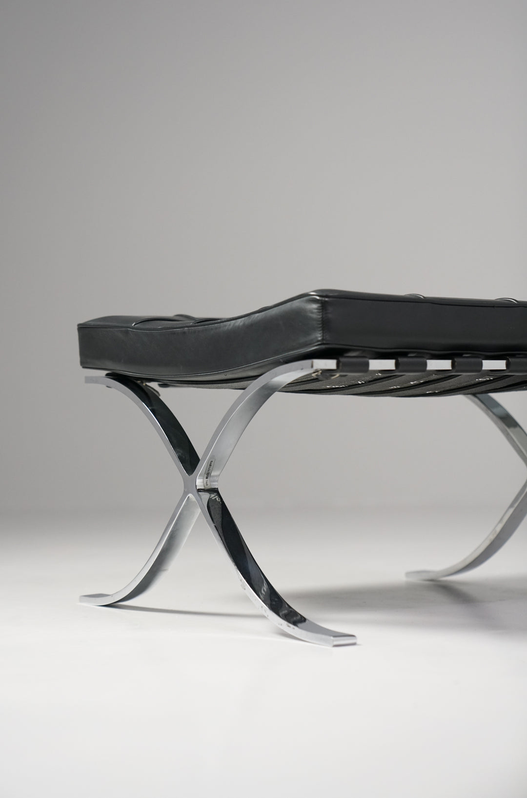 Model Barcelona stool (2 pieces), Mies Van der Rohe, Knoll, Early 2000s