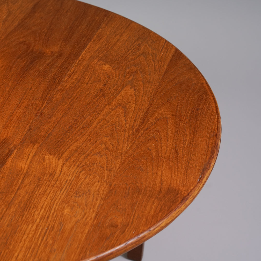 Extendable oval dining table, attr. Ole Wanscher, Denmark, 1950/1960s