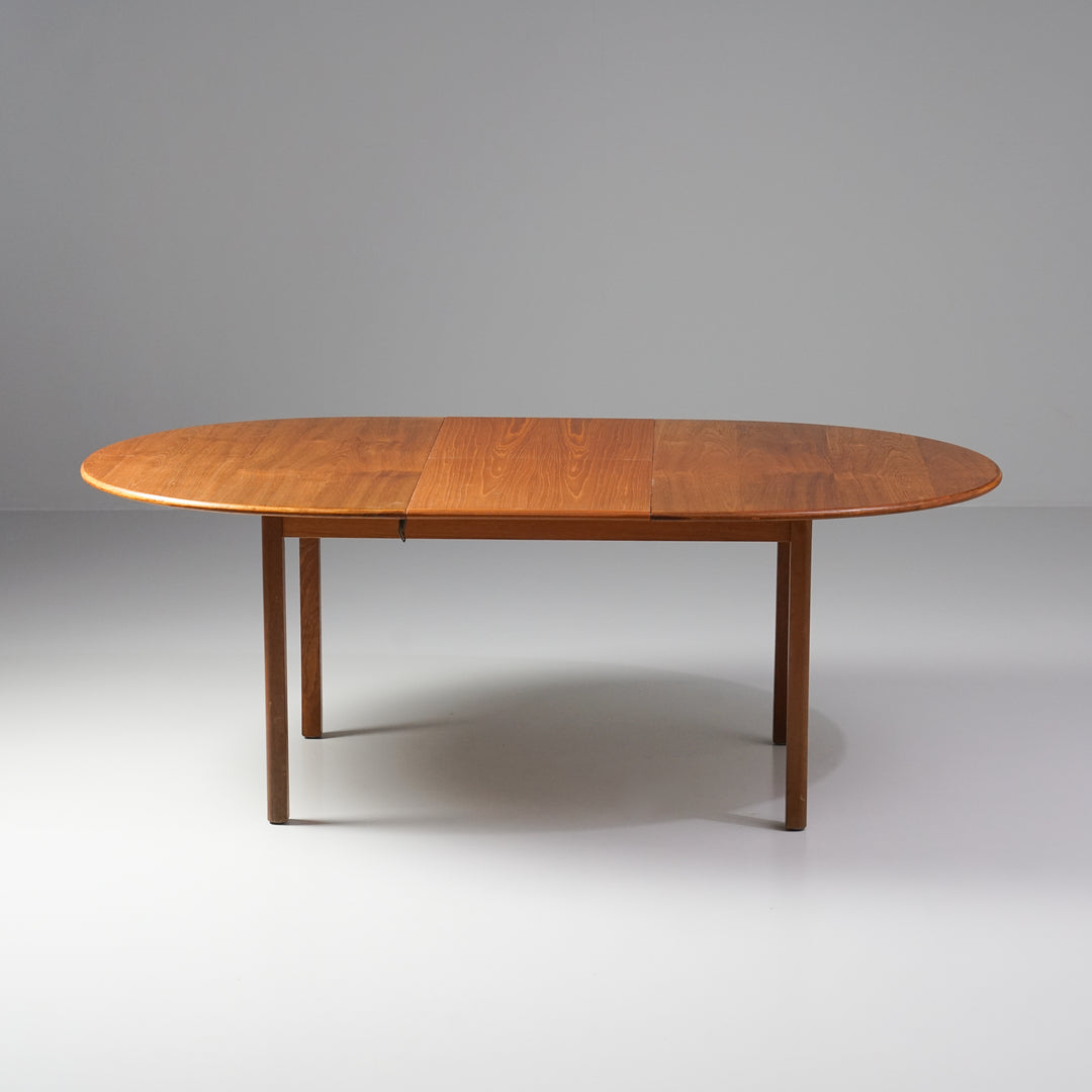 Extendable oval dining table, attr. Ole Wanscher, Denmark, 1950/1960s