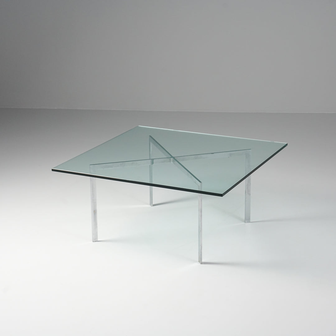 Malli Barcelona lasipöytä/sohvapöytä, Ludwig Mies van der Rohe, Knoll, 2000-luvun alku