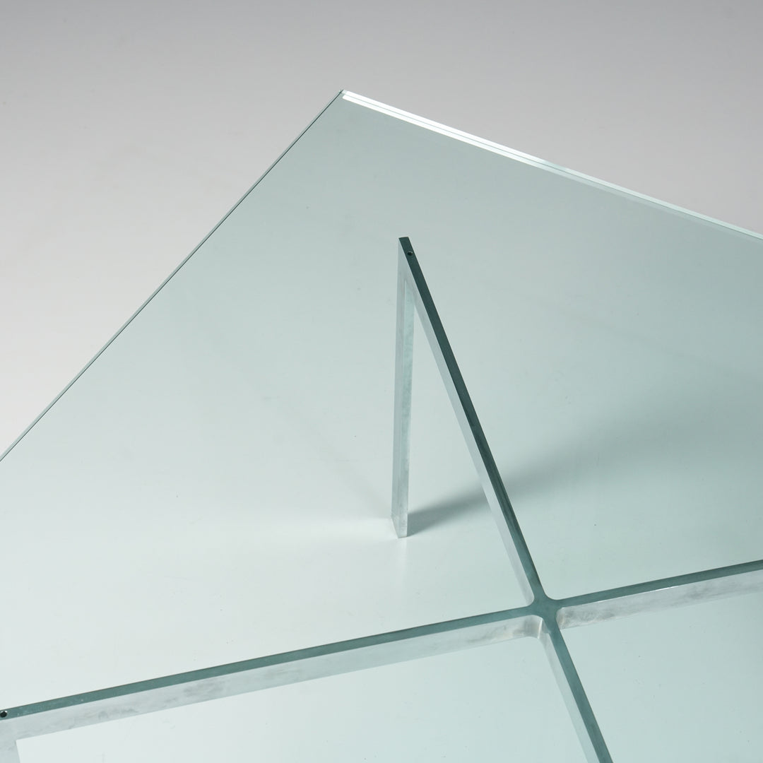 Malli Barcelona lasipöytä/sohvapöytä, Ludwig Mies van der Rohe, Knoll, 2000-luvun alku