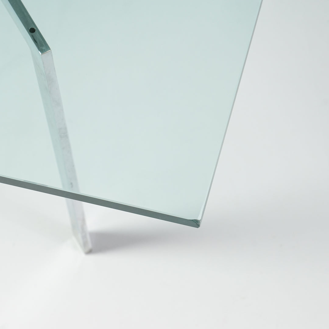 Malli Barcelona lasipöytä/sohvapöytä, Ludwig Mies van der Rohe, Knoll, 2000-luvun alku