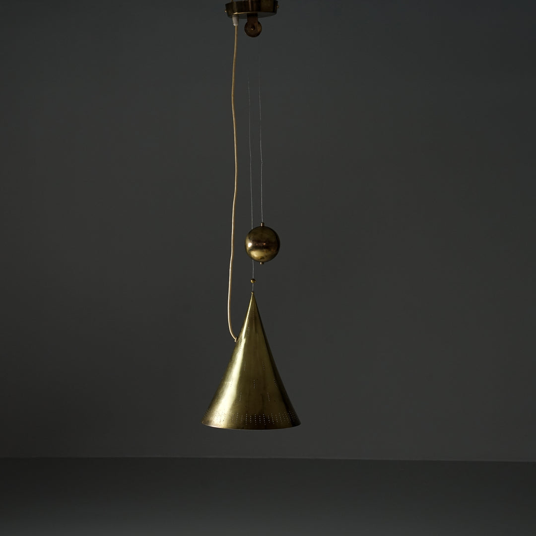 Harvinainen malli 10220 kattovalaisin, Paavo Tynell, Taito Oy, 40/50-luku