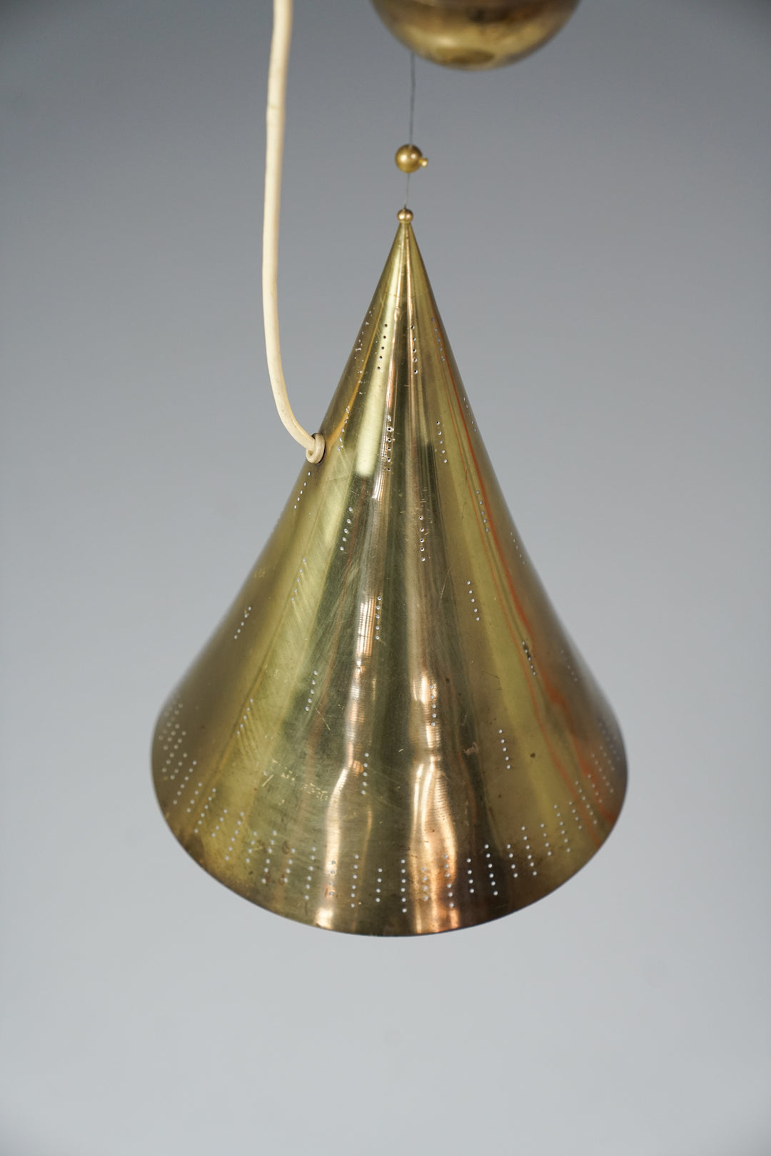 Harvinainen malli 10220 kattovalaisin, Paavo Tynell, Taito Oy, 40/50-luku