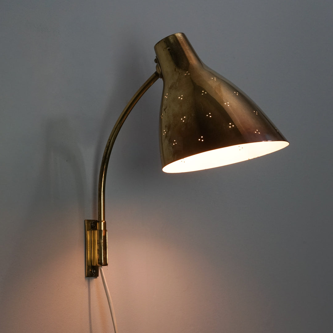 Model 3055 wall light, Lisa Johansson-Pape, Stockmann/Orno, Mid-20th Century 