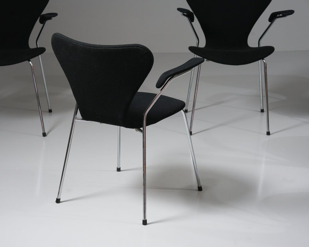 "Seiska" -chairs, Arne Jacobsen, Fritz Hansen, Mid-20th Century 