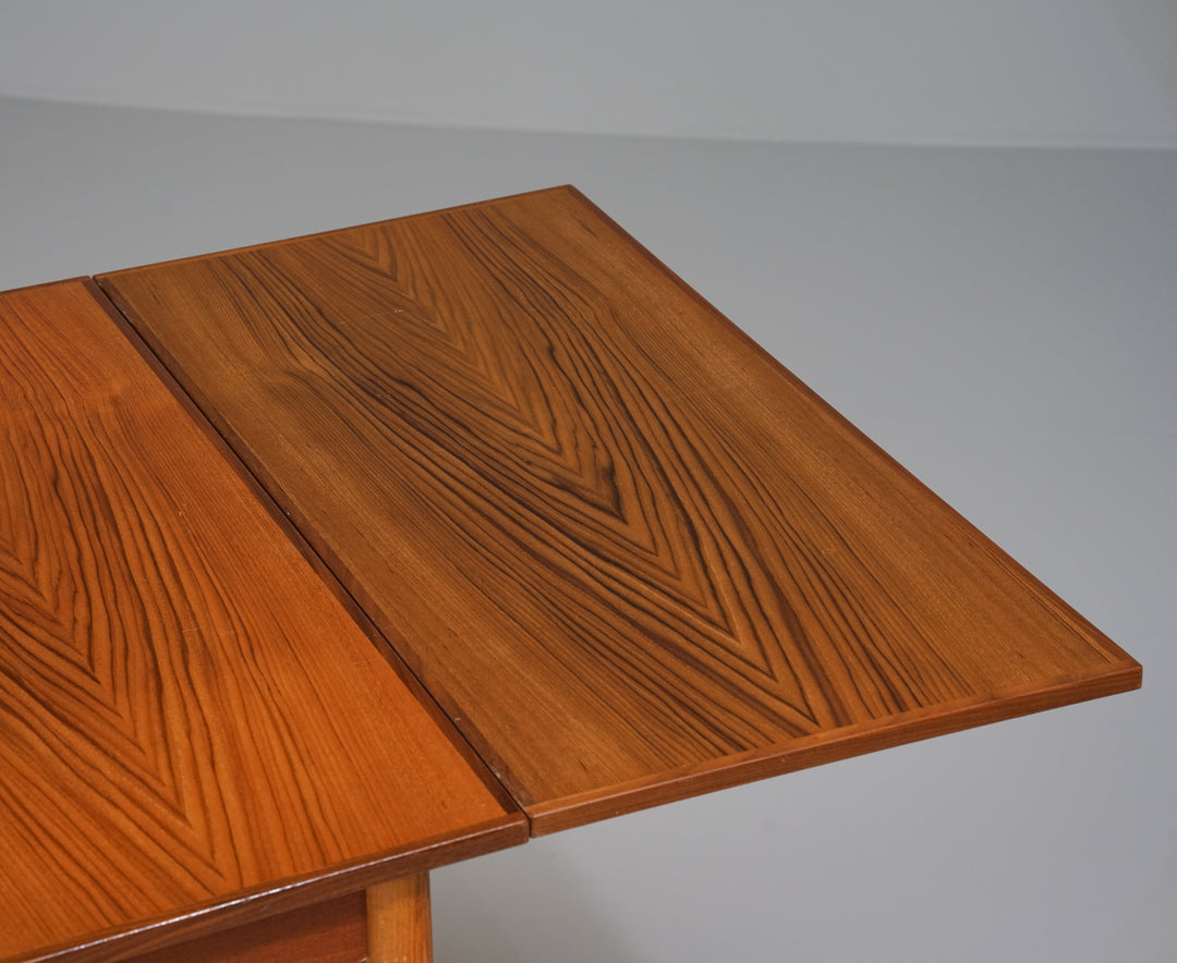 Extendable dining table, 1950/1960s