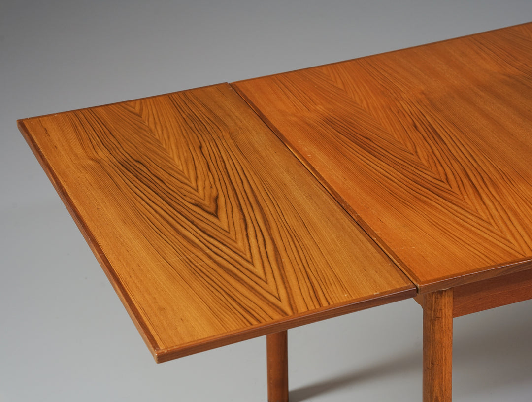 Extendable dining table, 1950/1960s