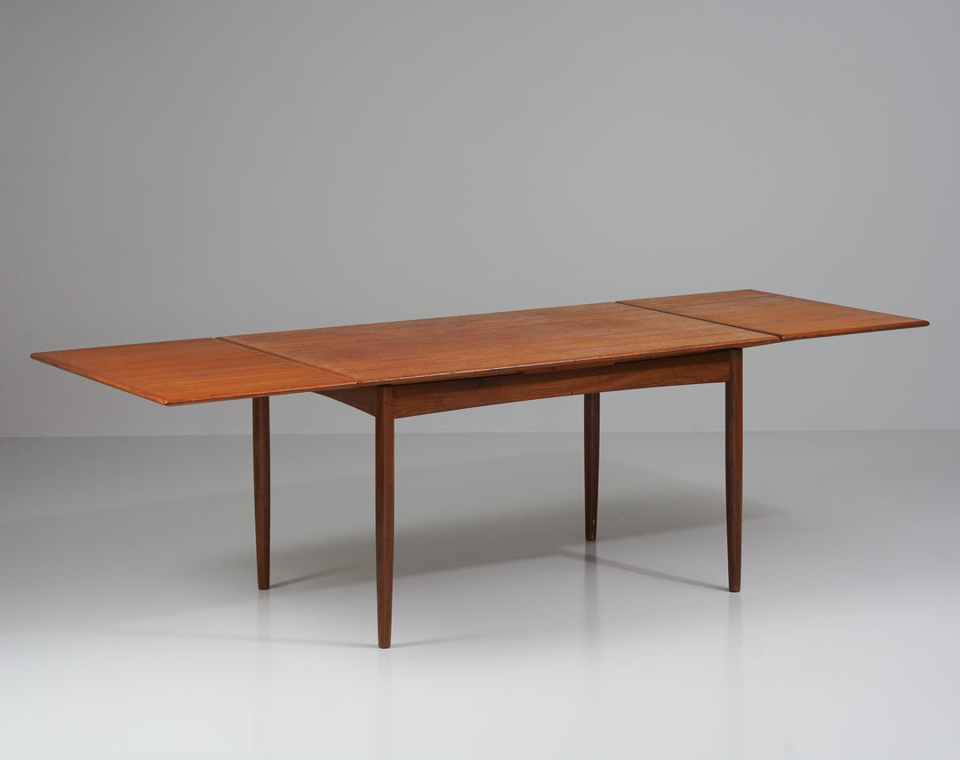 Extendable dining table, 1960s