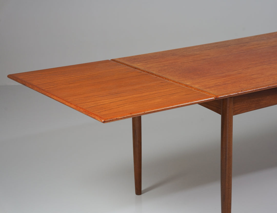 Extendable dining table, 1960s